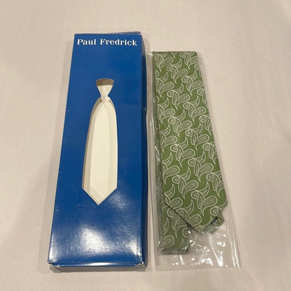 Paul Fredrick Men’s Silk Tie Green Paisley Y2K Formal Dress Necktie NWT - Picture 1 of 3